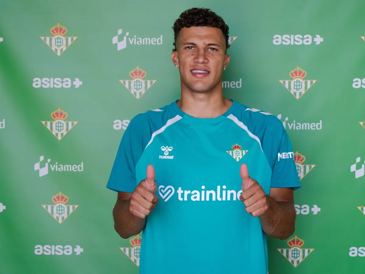 Vasco se aproxima da contratação de Nelson Deossa, meia colombiano do Betis